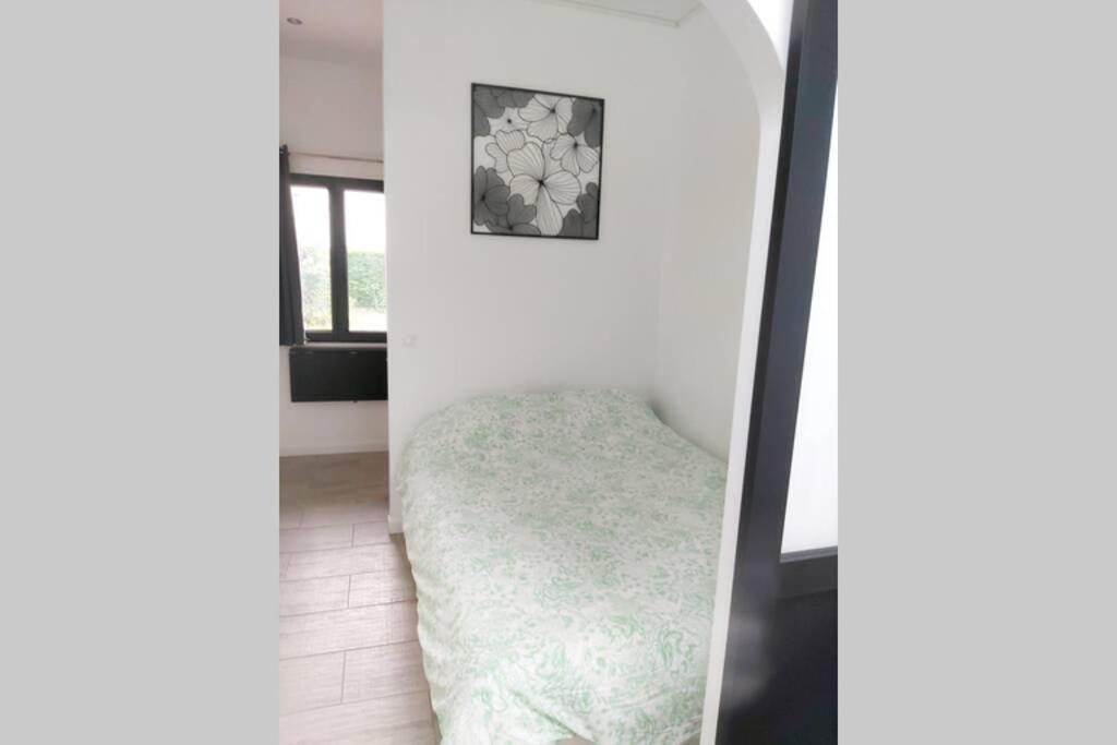 Superbe Studio 15 M²,Proche Disney, Asterix, Cdg Apartment Gressy ภายนอก รูปภาพ