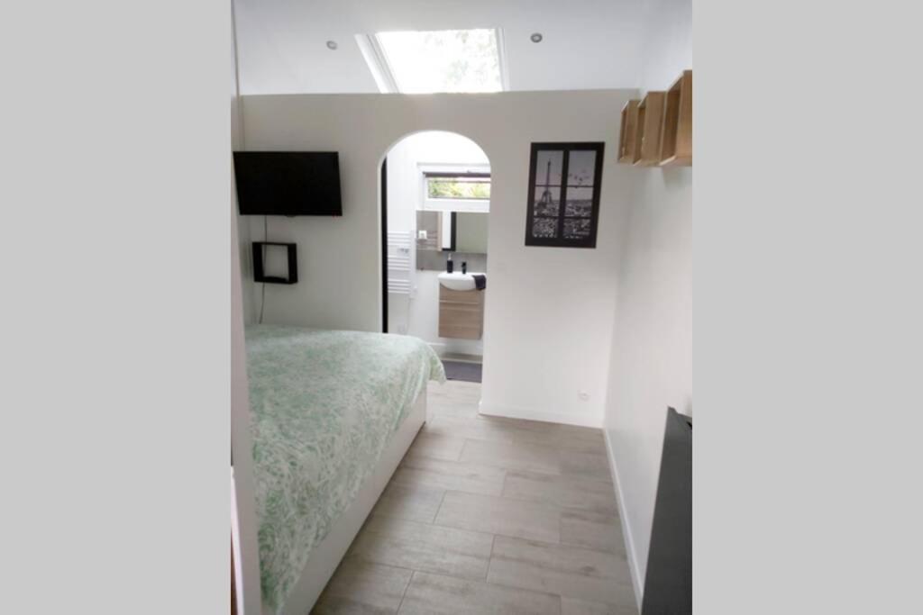 Superbe Studio 15 M²,Proche Disney, Asterix, Cdg Apartment Gressy ภายนอก รูปภาพ